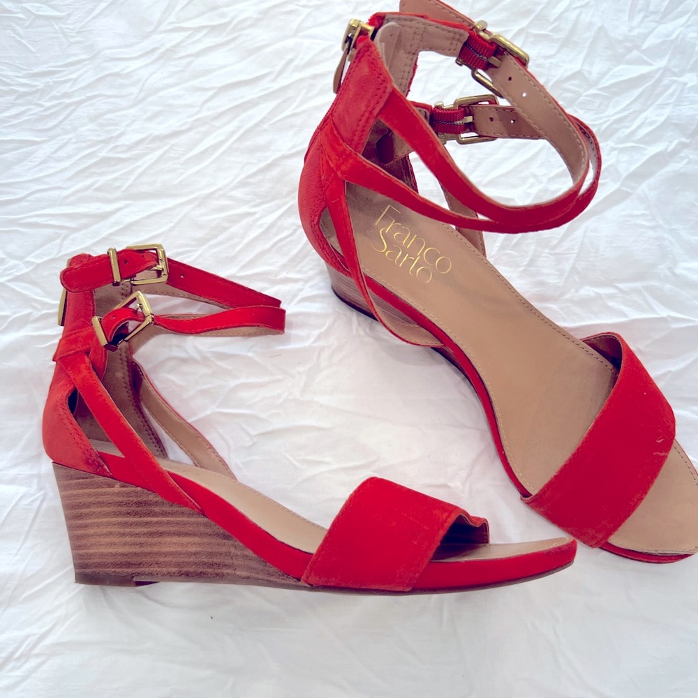 Adorable orange Franco Sarto wedges